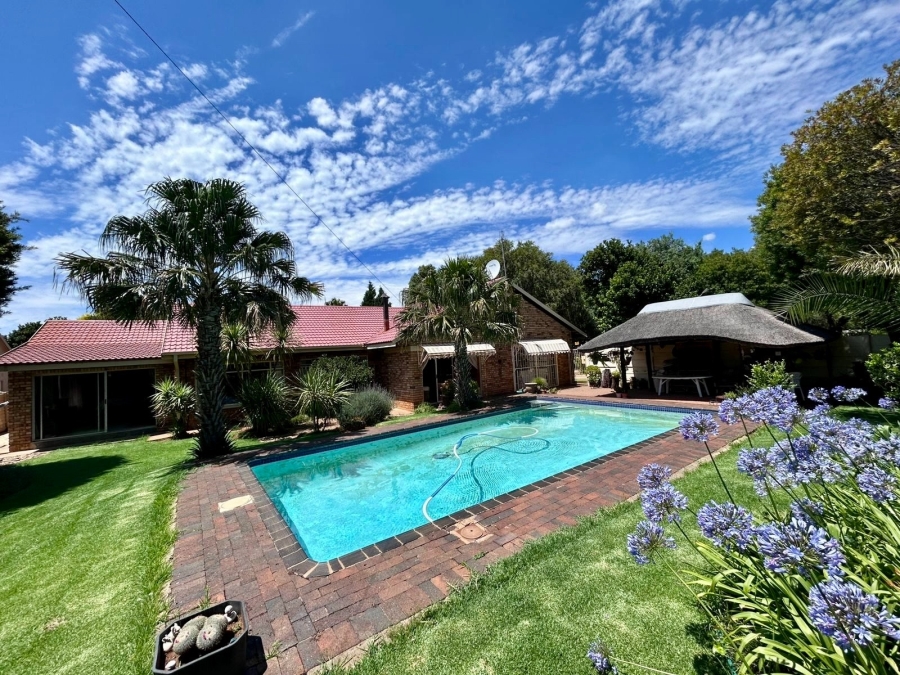 3 Bedroom Property for Sale in Flamwood North West